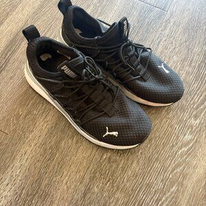 Puma Black Athletic Sneakers Women’s 7.5 US Lace Up Running Shoes